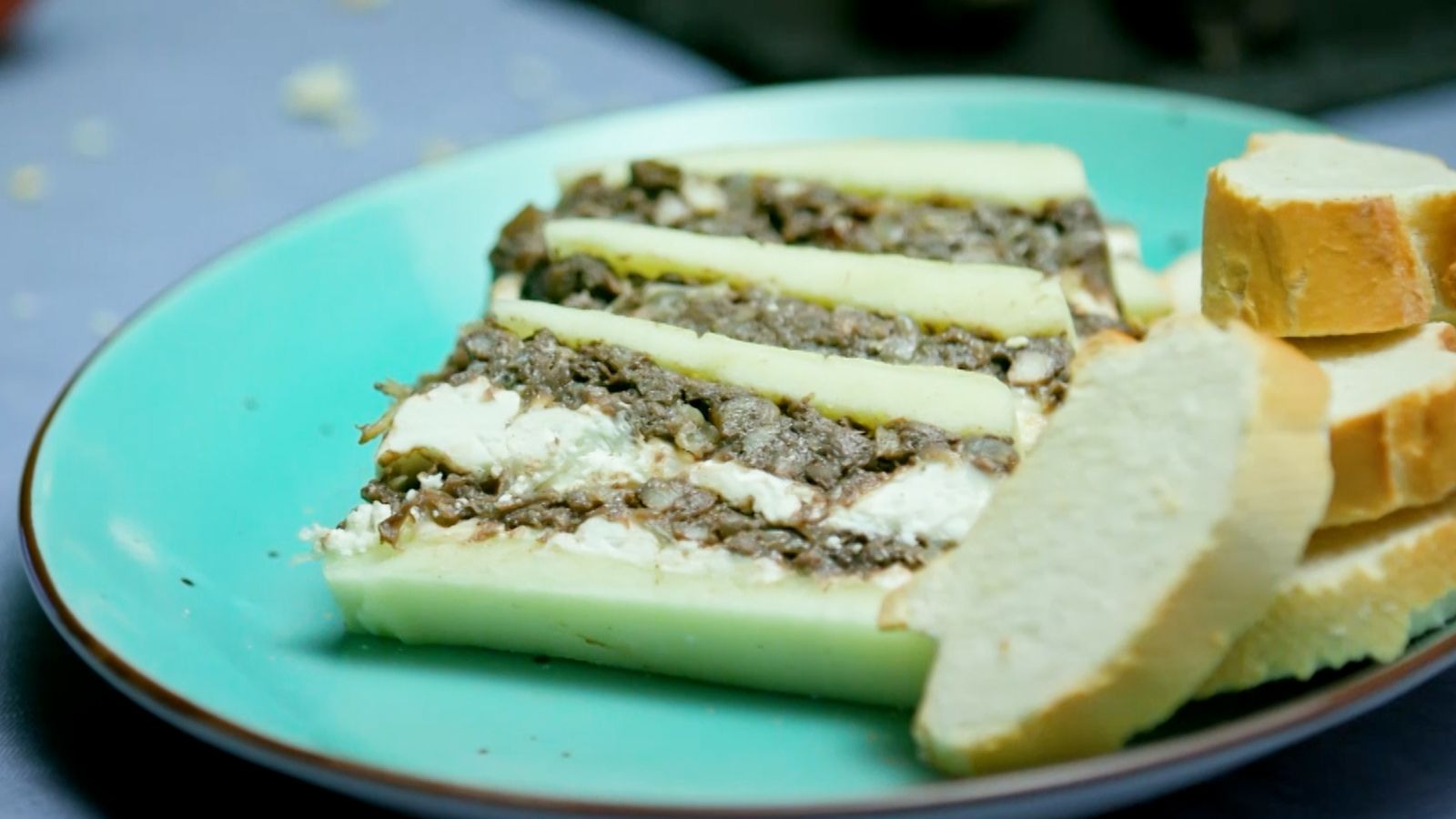 Terrina de botifarra amb formatge de cabra