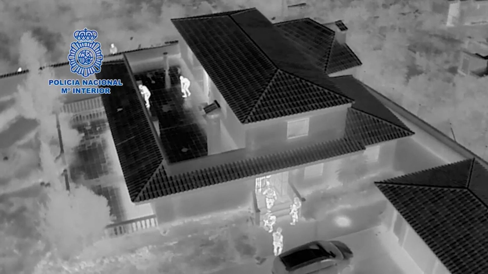 Imatge tèrmica de l'operació per detindre al fugitiu a un xalet de Camp de Túria