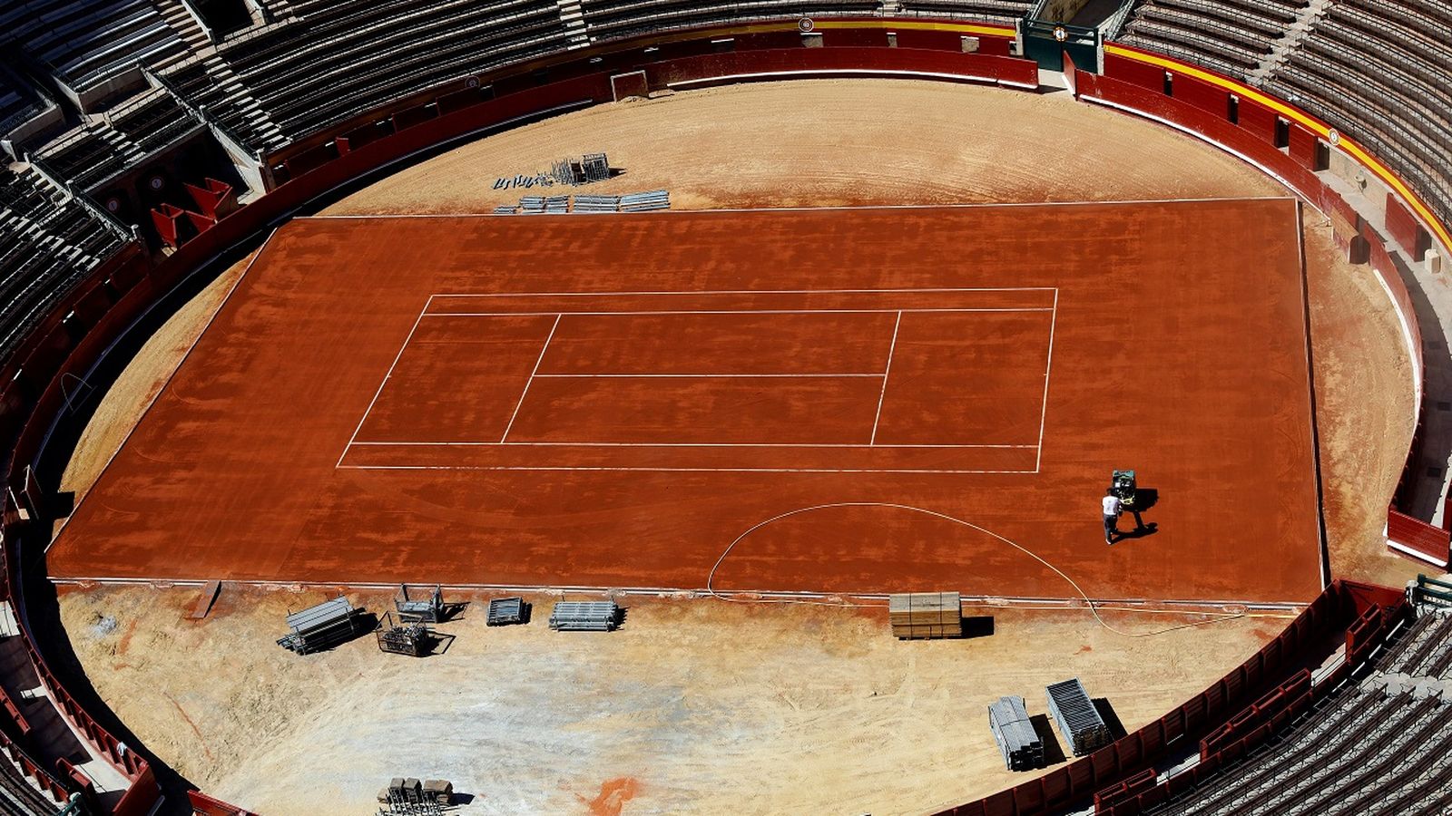 Transformació espectacular de la plaça de bous de València per a la Copa Davis