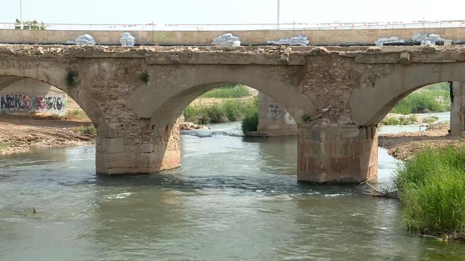El riu a l’altura de Riba-roja de Túria El pas del riu per Riba-roja de Túria