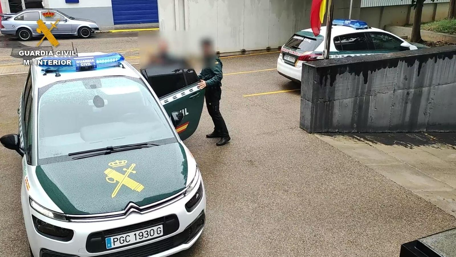 Agents de la Guàrdia Civil durant l'operatiu pels finançaments fraudulents