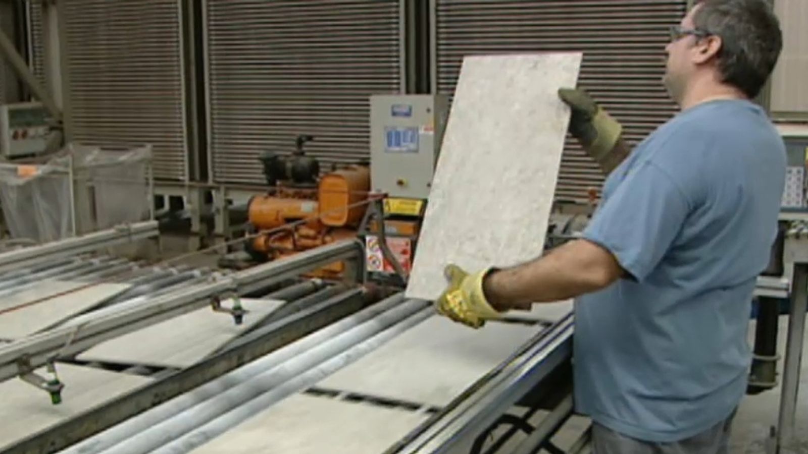 Algunes taulelleres han tancat línies de producció