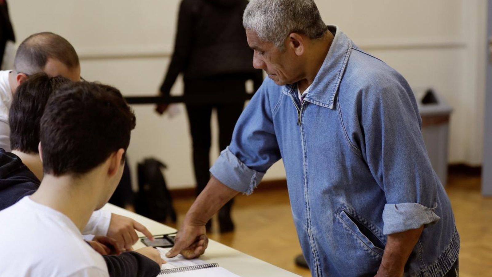 Obrin els col·legis electorals per a les votacions