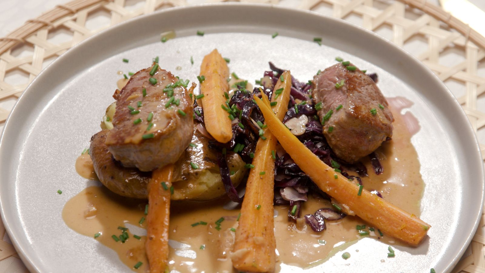 Rellomello de porc amb salsa de mistela