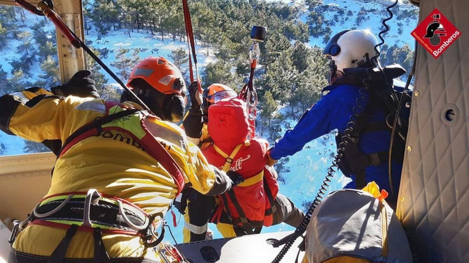 Els Bombers rescaten una dona a Agres