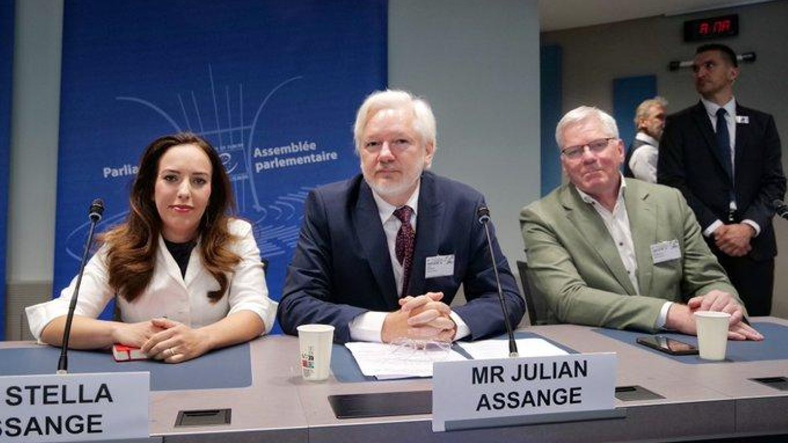 Assange, este dimarts