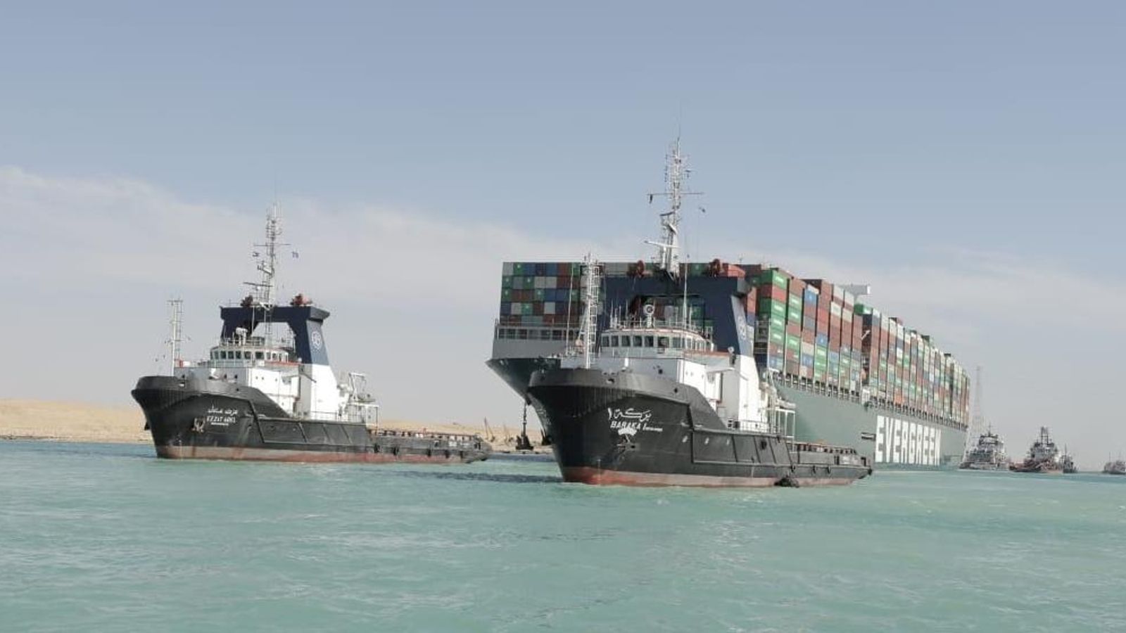 El portacontenidors Ever Given en el Canal de Suez a Egipte