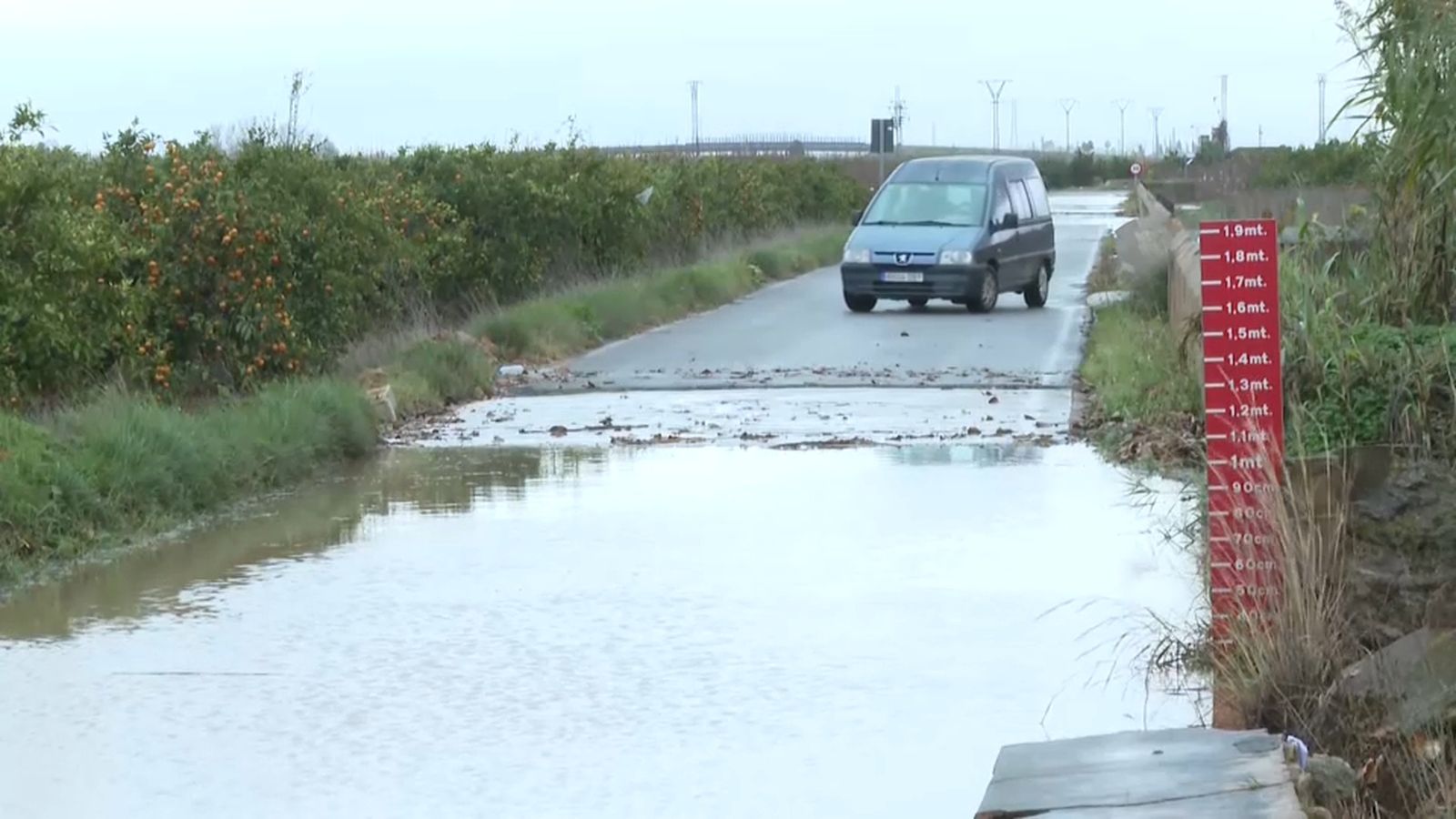 Estes pluges han provocat inundacions puntuals, acumulacions d’aigua i talls de camins i vies