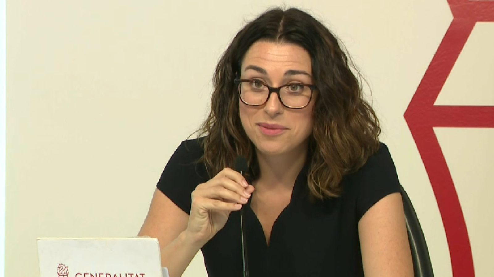 Aitana Mas en la roda de premsa posterior al ple del Consell