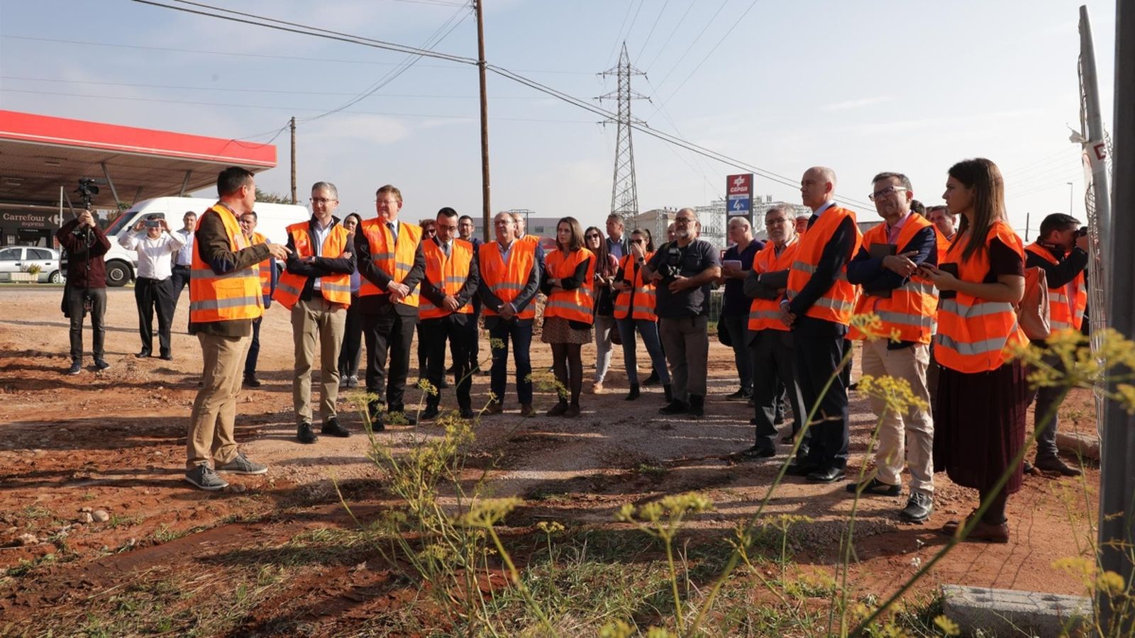 Ximo Puig en la seua visita a Vila-real a les obres de la ronda sud-oest