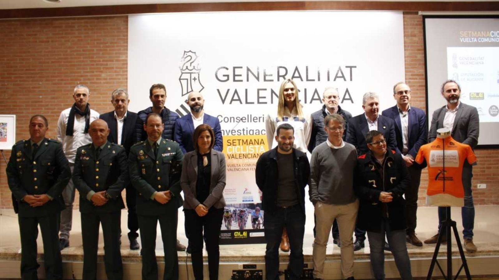 Ciclistes de 37 nacionalitats participaran en la III Setmana Ciclista Valenciana