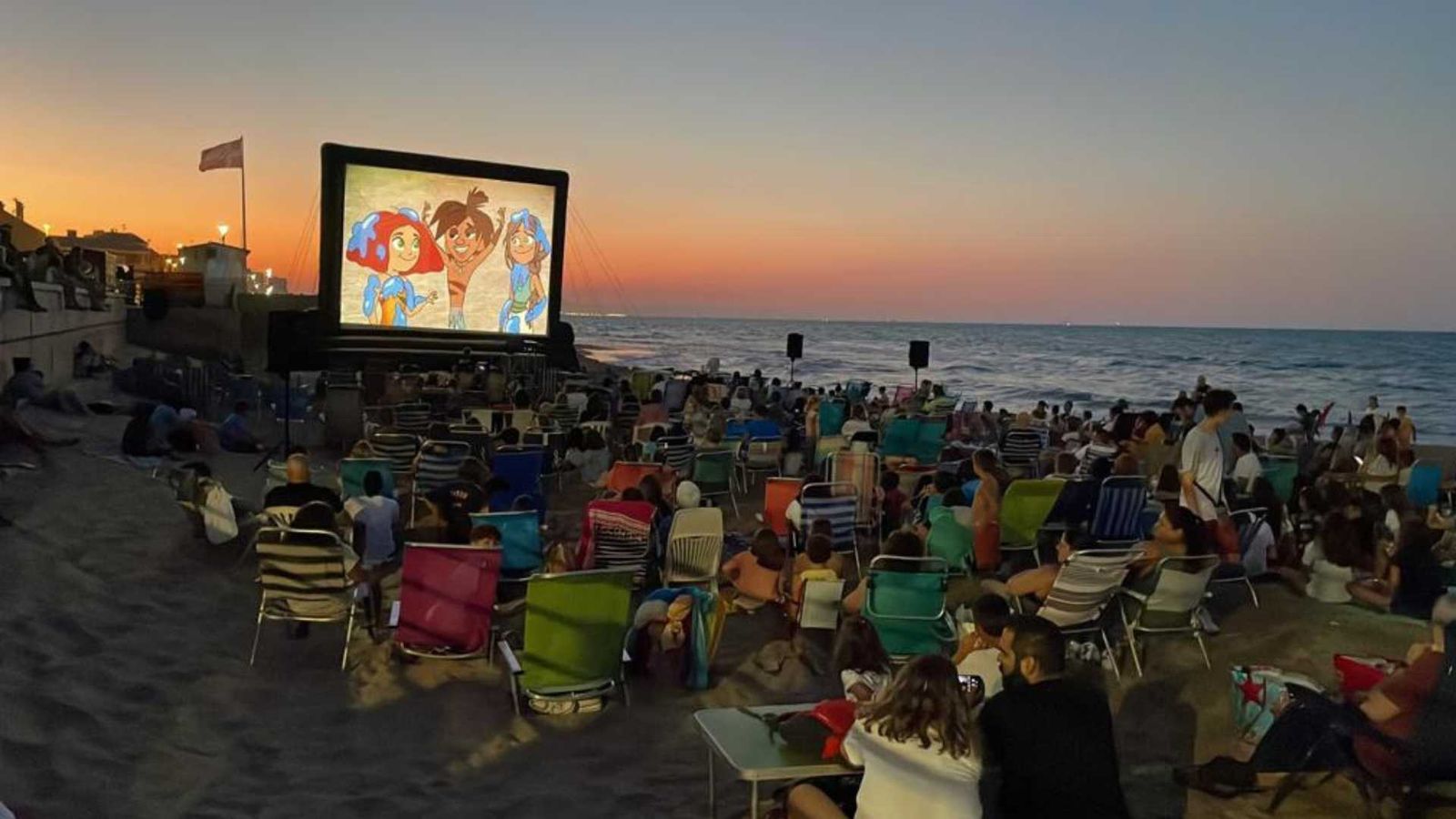 Cine d'estiu de la platja de Palmeres, a Sueca (Ribera Baixa)