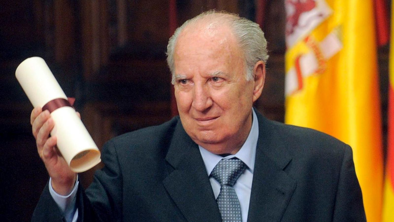 Fotografia d'arxiu del dramaturg i periodista Juan Gil Albors EFE