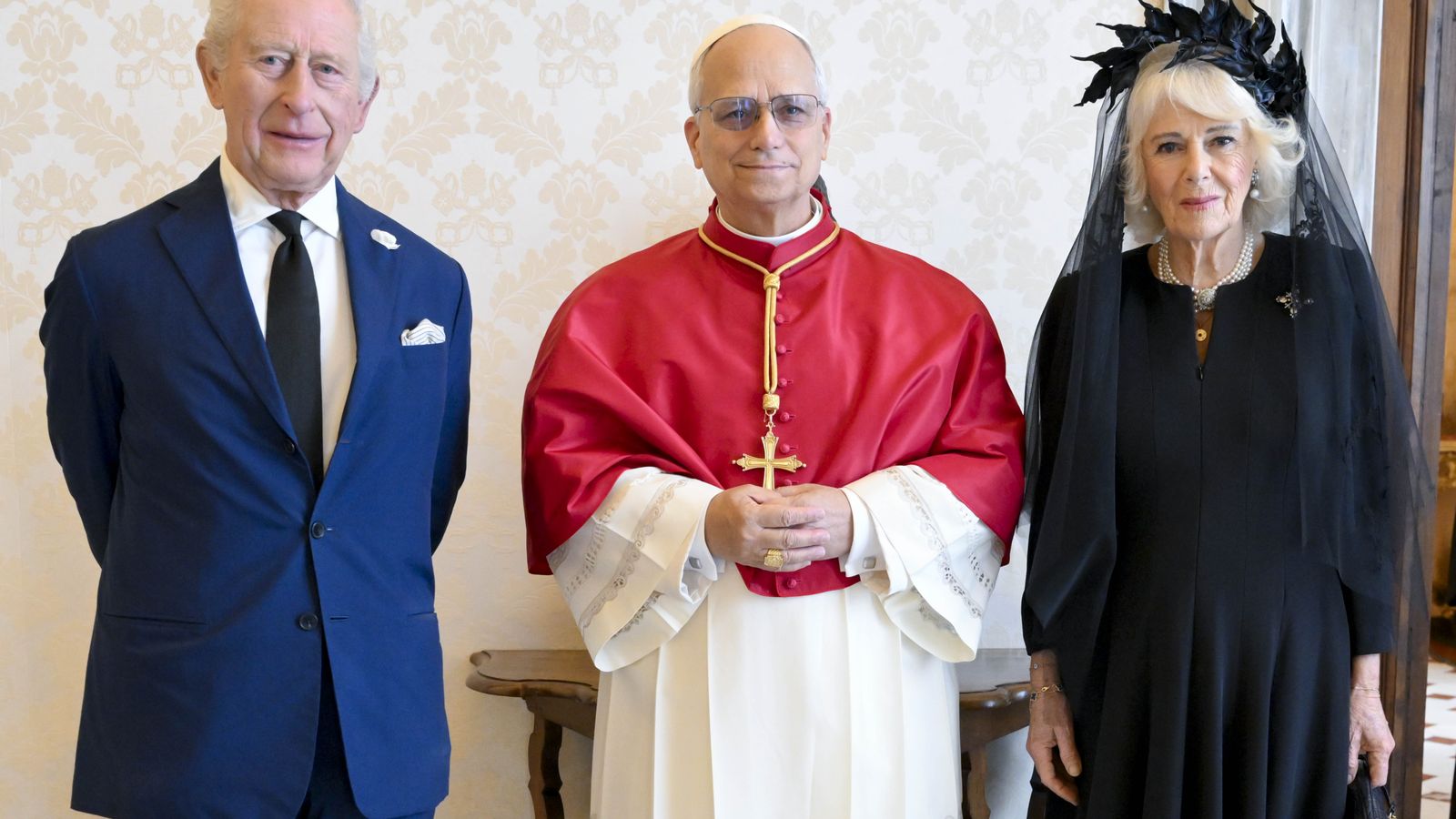 El rei Carlos III visita el Vaticà