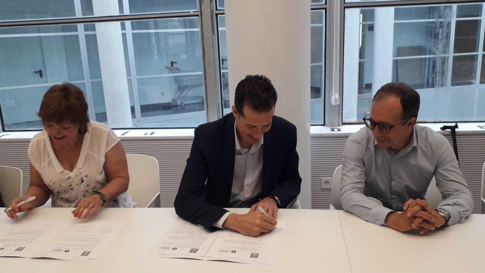 Marco i Alfaro, durant la signatura del conveni