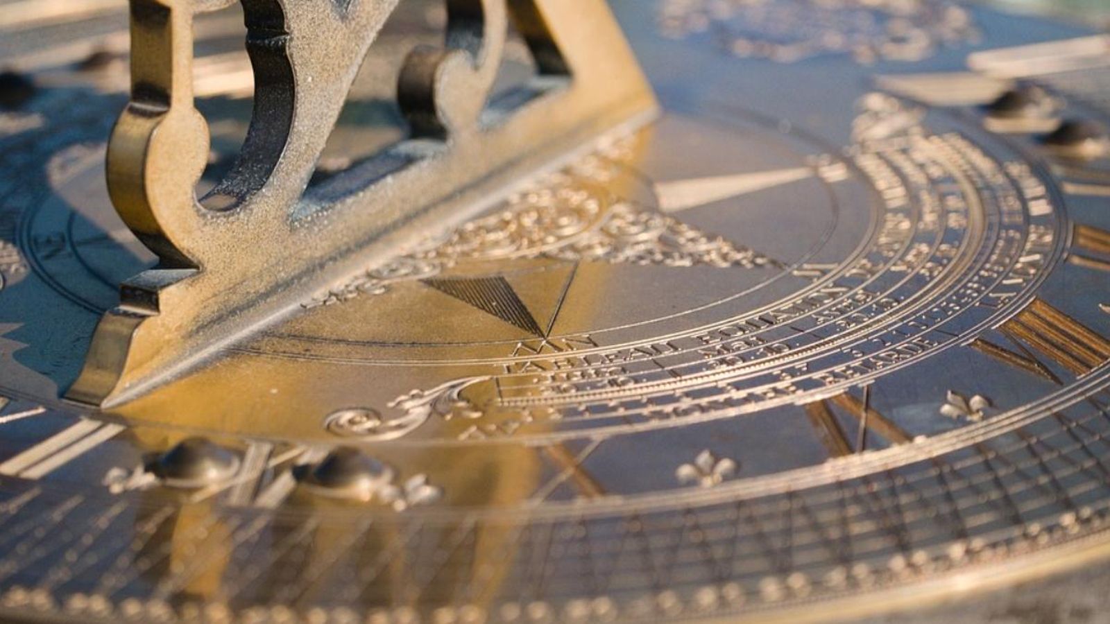 La Comissió Europea tanca una macroenquesta sobre el canvi horari