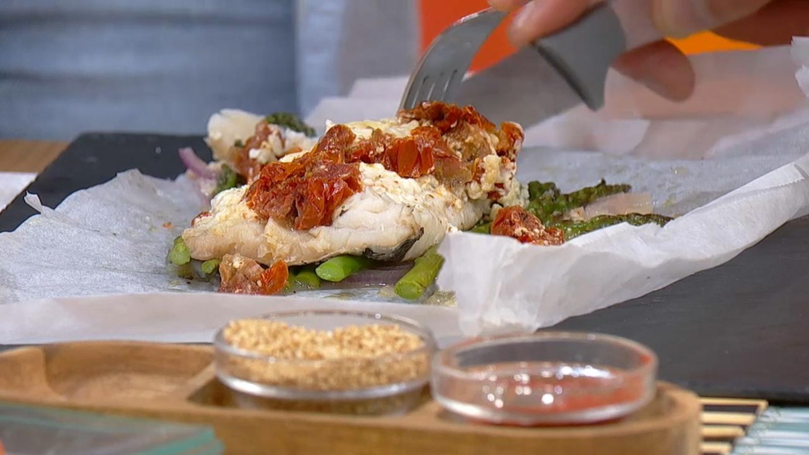 Prepara un sopar senzill amb peix blanc en només sis minuts al microones