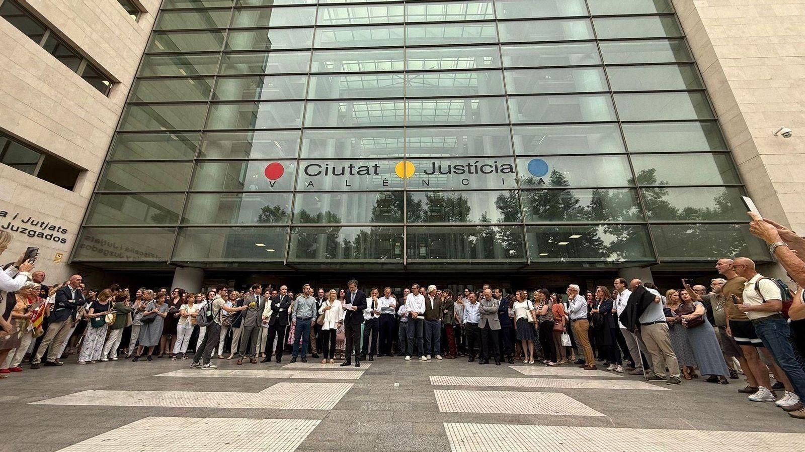 JProtesta de jutges i fiscals als jutjats de València JProtesta de jutges i fiscals als jutjats de València
