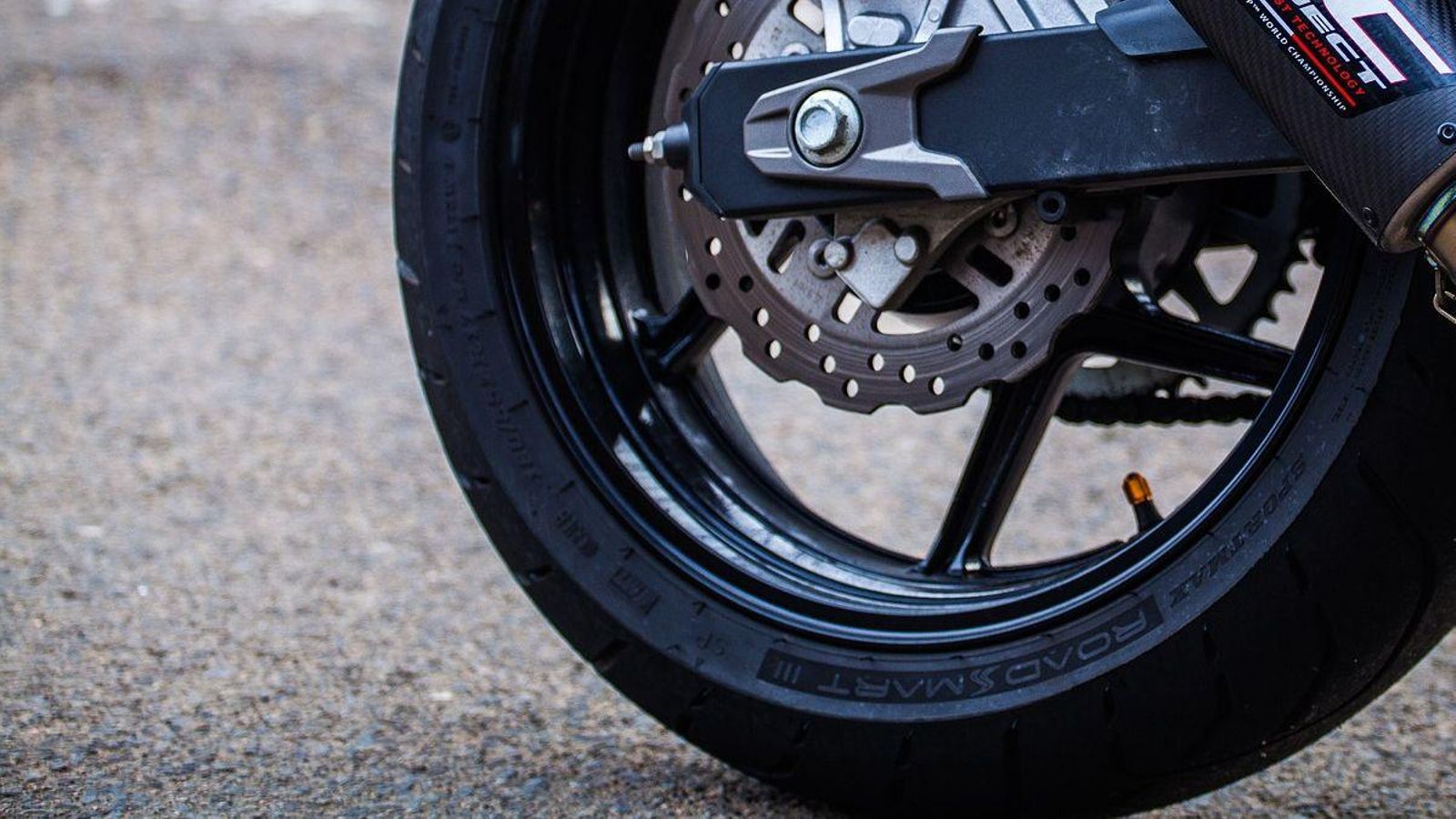Imatge d'arxiu d'una roda de motocicleta