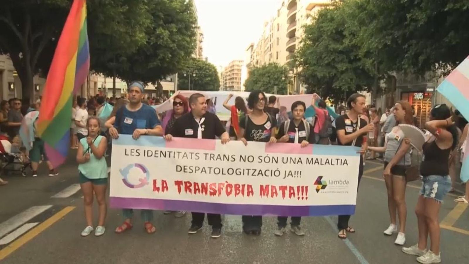 VÍDEO | Per què l'esborrany de la llei trans ha encés la polèmica entre el moviment feminista?
