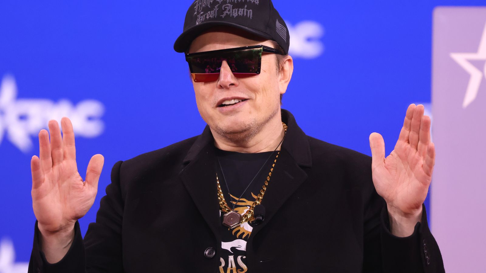 Elon Musk dirigint-se al públic de la Conferència Política d'Acció Republicana