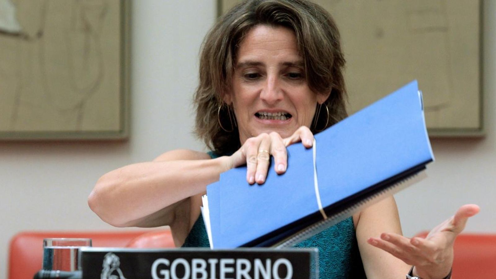 El govern espanyol suprimirà l’impost a la generació elèctrica per a intentar abaratir la factura de la llum