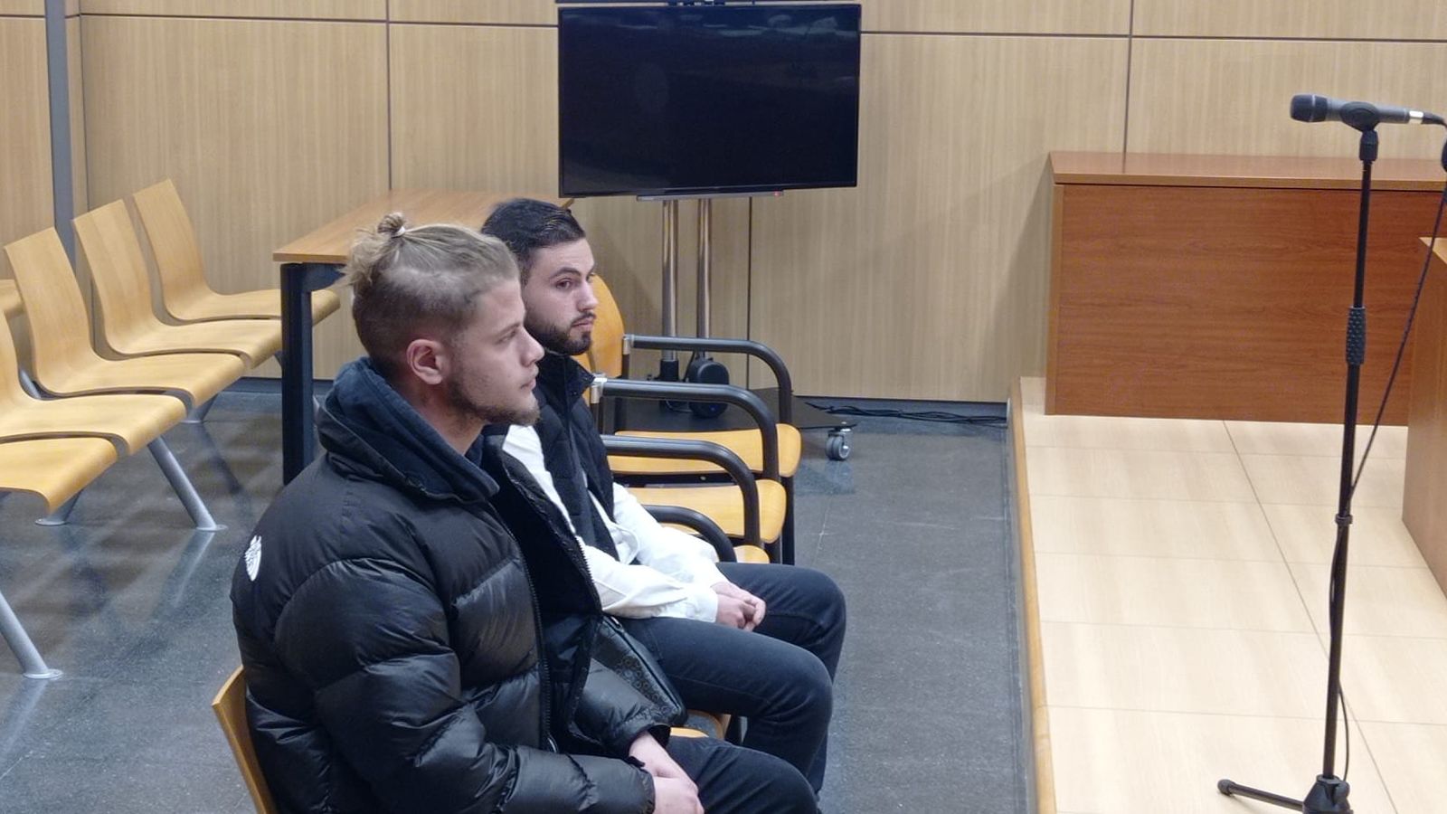 Els dos condemnats en seu judicial