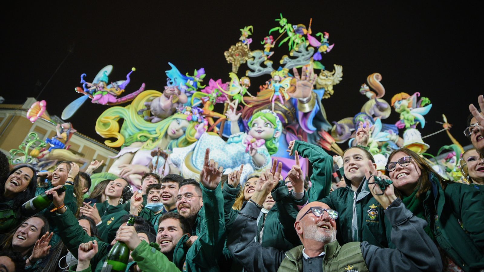 La comissió Convent Jerusalem celebra el seu primer premi de Secció Especial de les Falles 2022