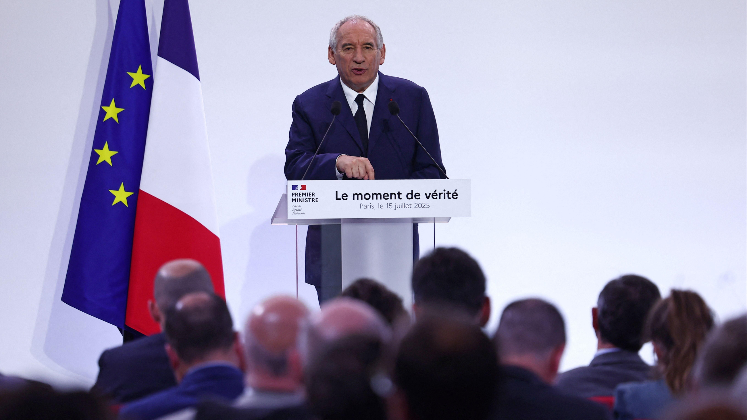 Francois Bayrou, primer ministre francés, durant la presentació del pla de mesures que contempla importants retallades Francois Bayrou, primer ministre francés, durant la presentació del pla de mesures que contempla importants retallades