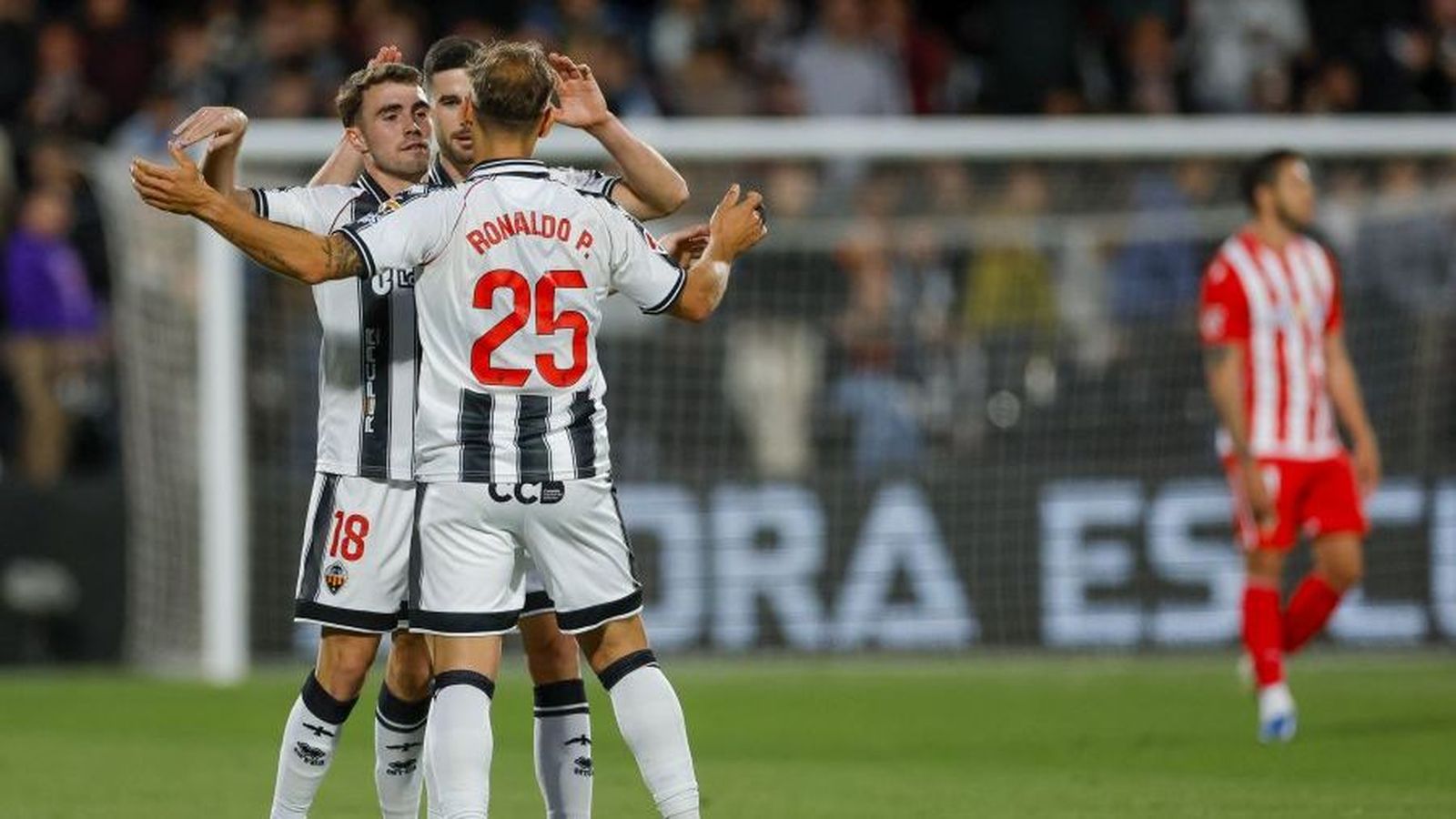 Els jugadors del Castelló celebren uns dels gols