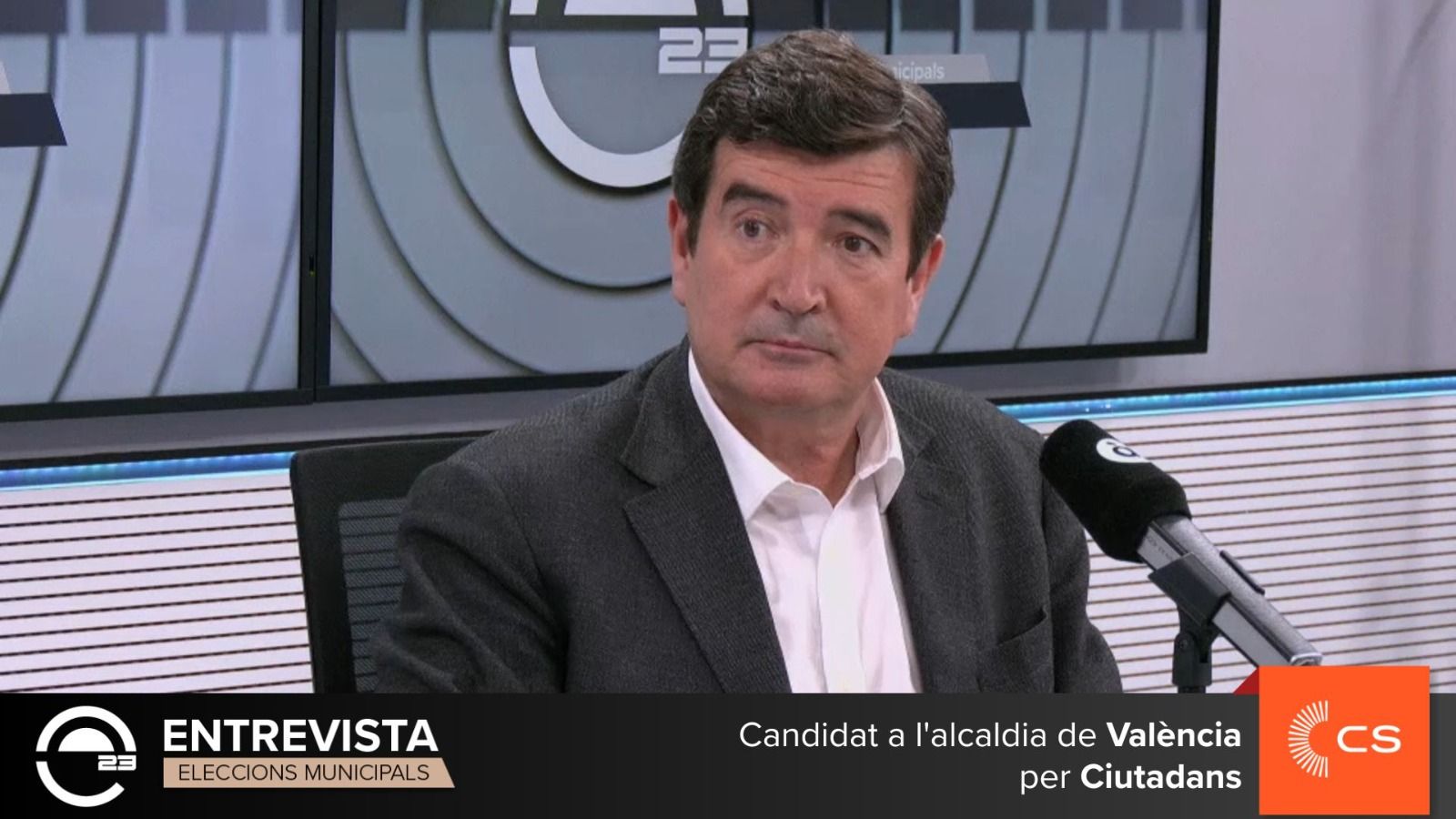 El candidat de Ciutadans a l'alcaldia de València, Fernando Giner, durant la seua intervenció en 'Les notícies del matí'