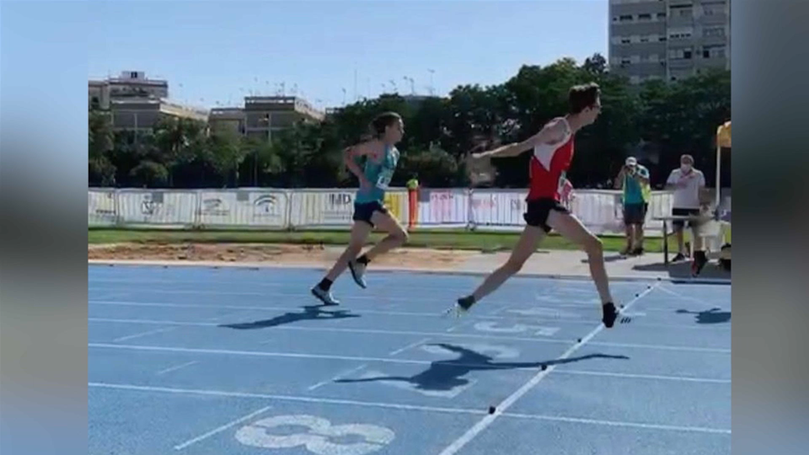 Martín arriba a la meta en primera posició