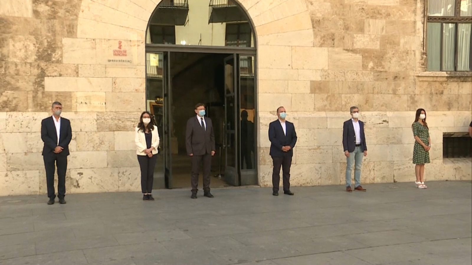 Minut de silenci del Consell al Palau de la Gneralitat