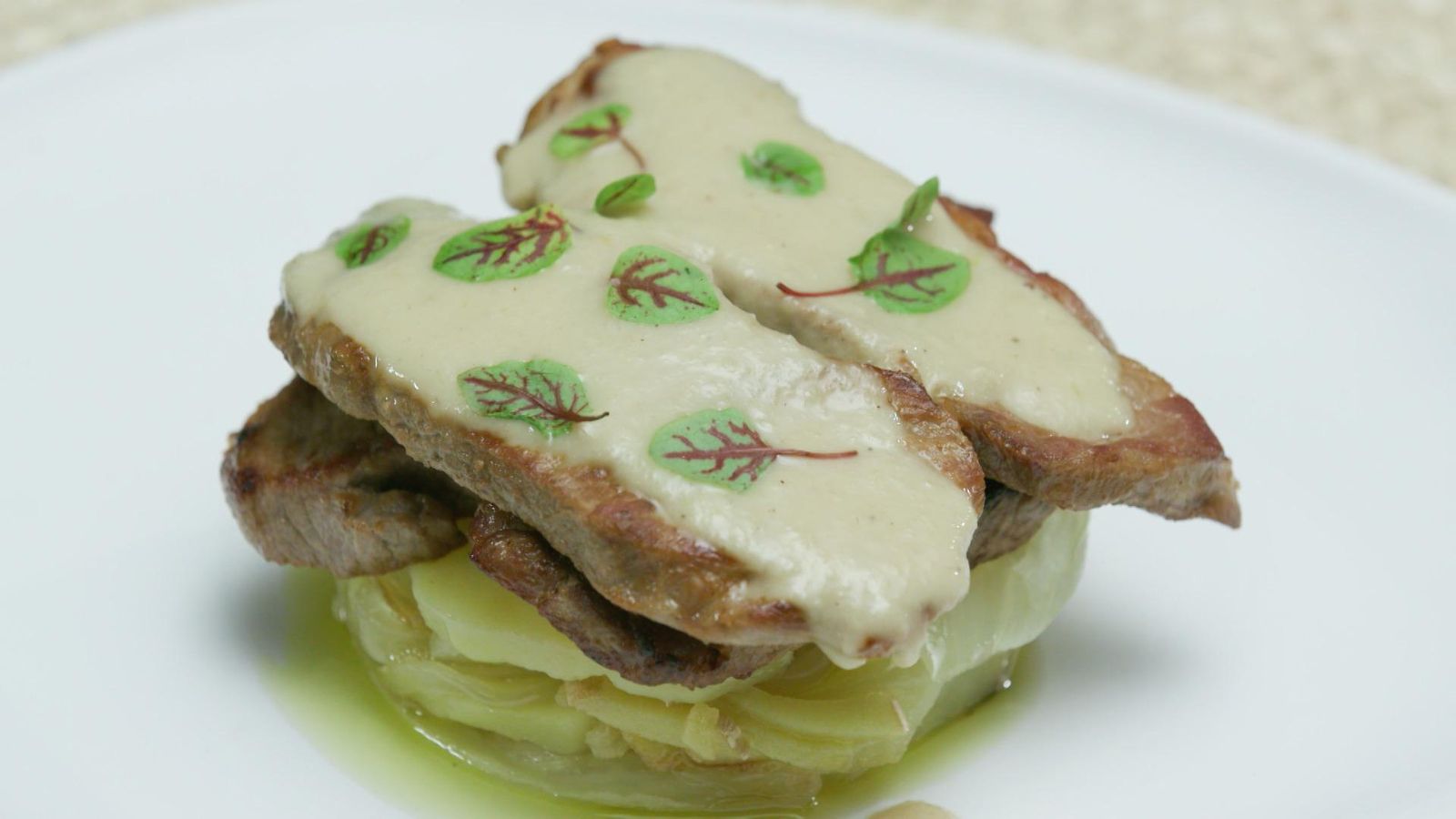 Presa ibèrica amb salsa de xufa