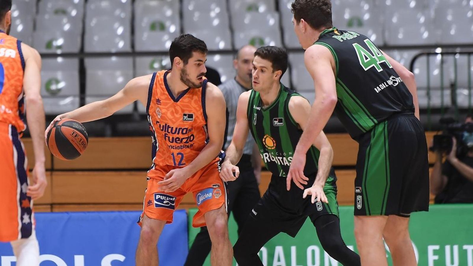 Kalinic durant l'últim partit contra el Joventut