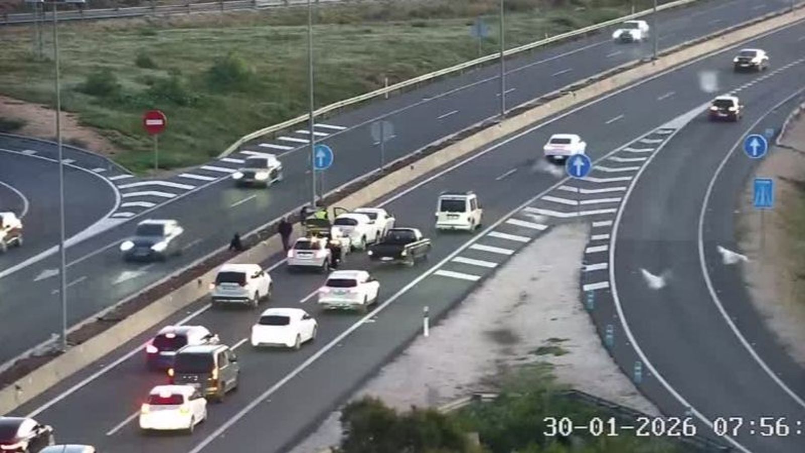 Col·lisió que s'ha produit entre diversos vehicles en l'A-70 a primera hora d'este divendres