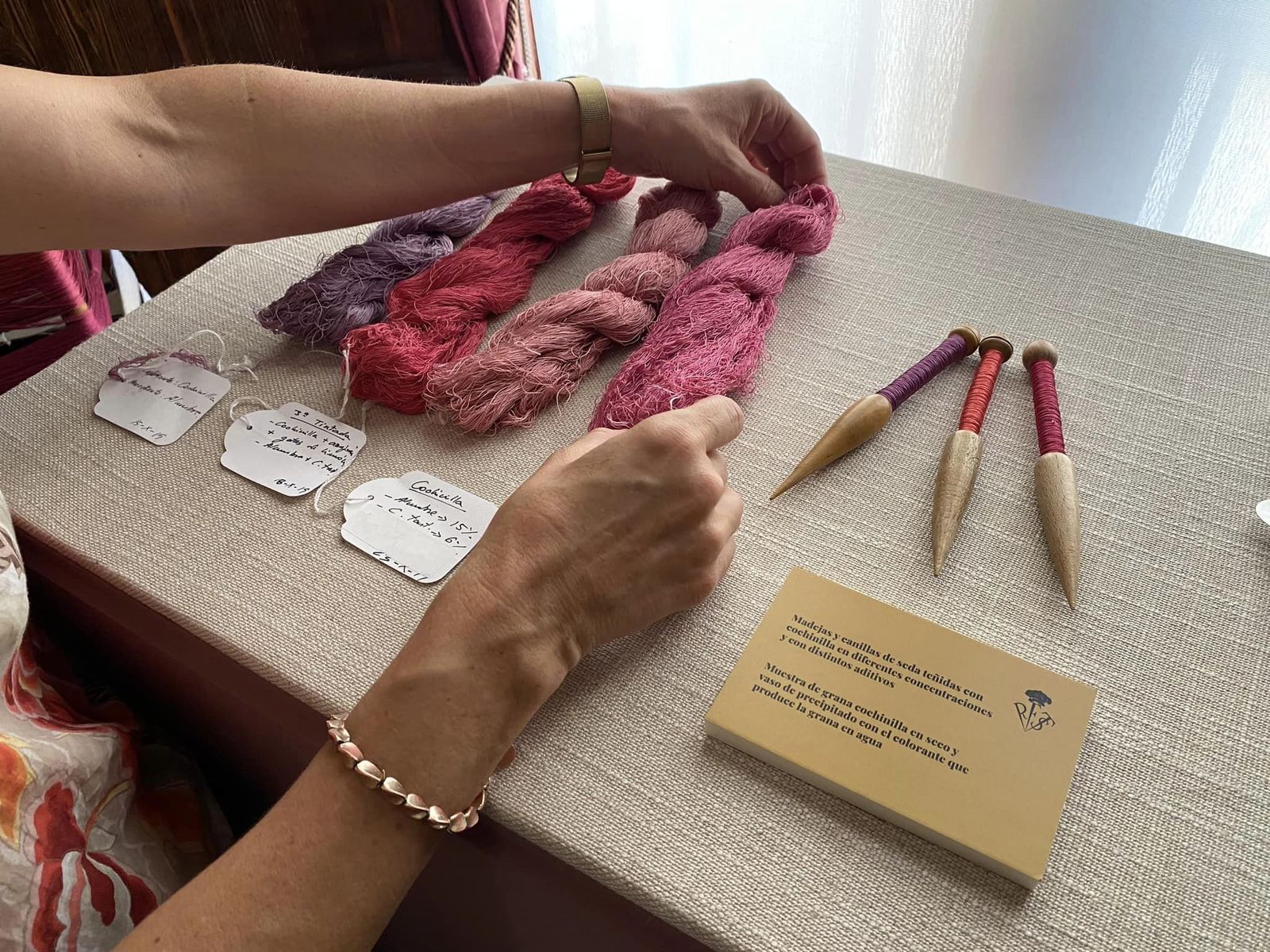 Detall de l'exposició ‘Real Fàbrica de Tapissos: 300 Anys d'Història. Cinc artistes valencians en la RFT’