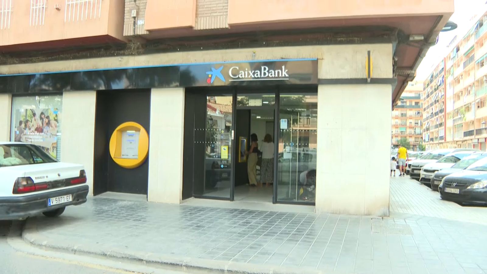 Façana de la sucursal bancària on va tindre lloc el robatori