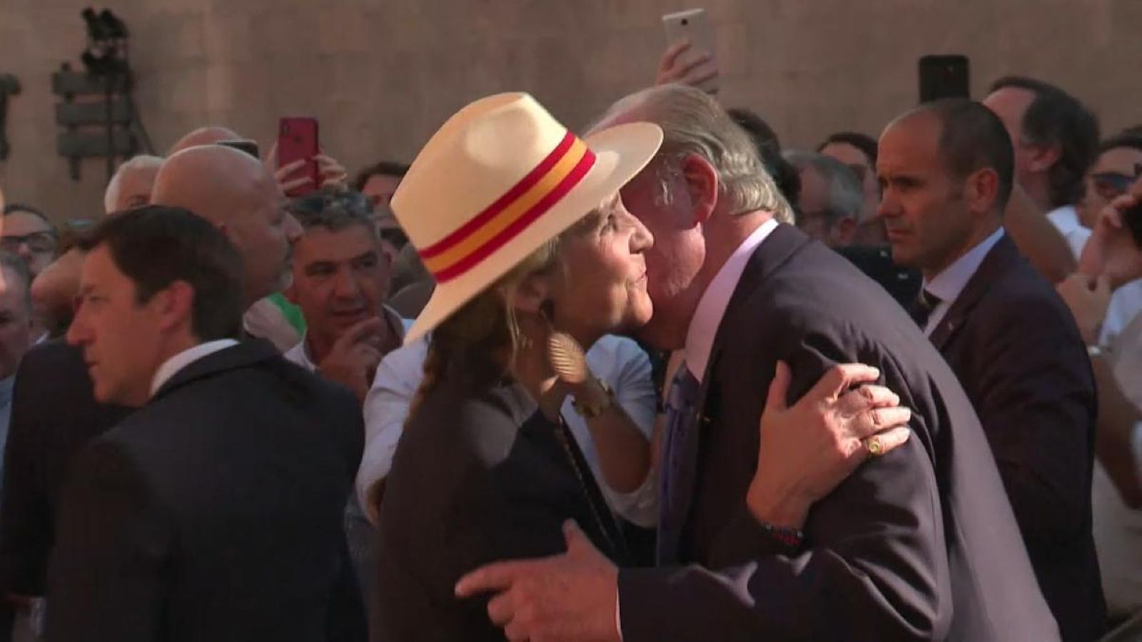 Imatge d'arxiu de la infanta Elena i el rei emèrit Joan Carles I