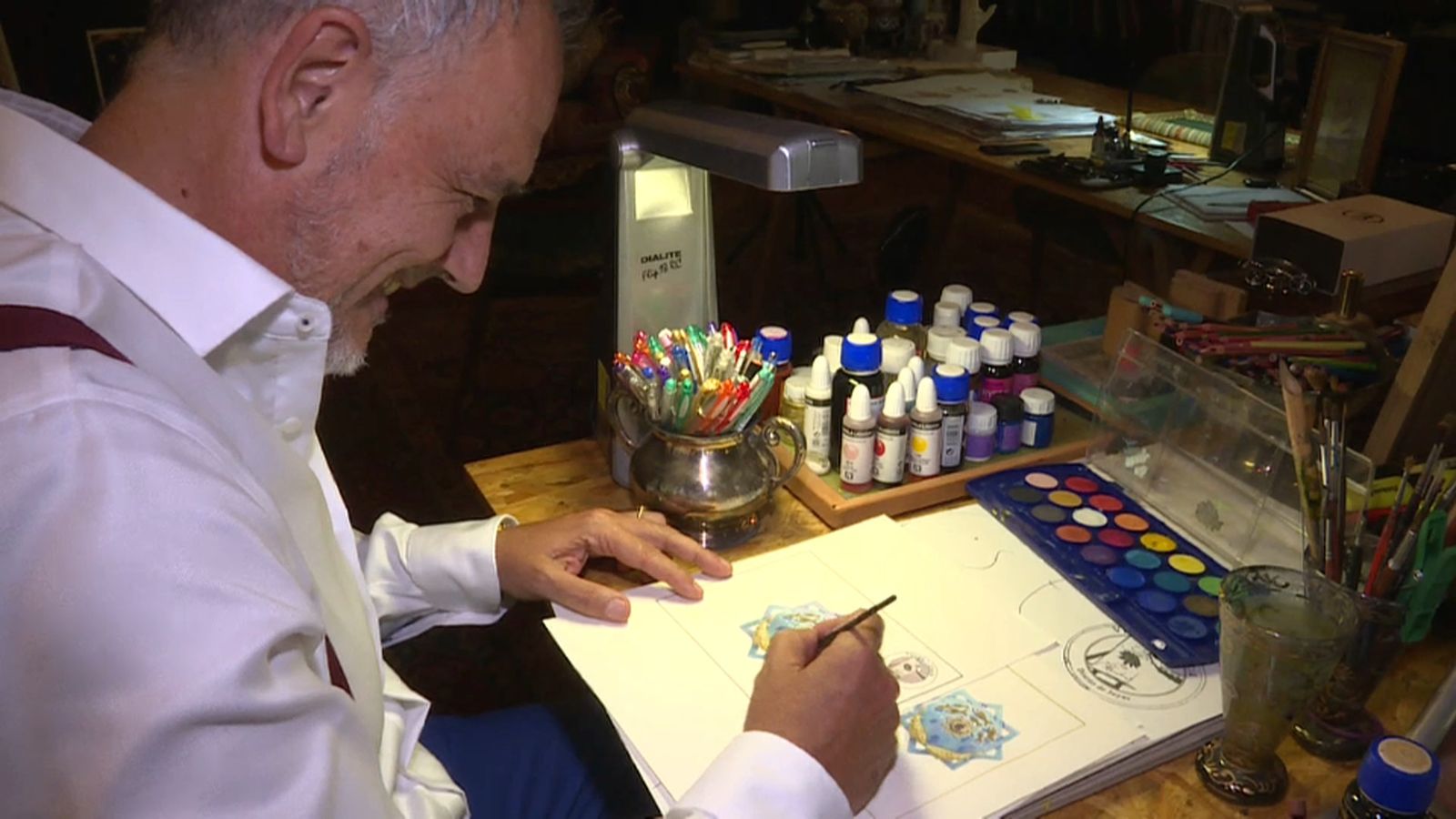 Vicente Gracia treballa en un disseny de la col·lecció