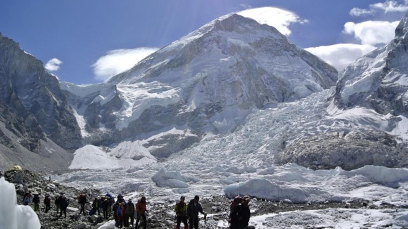 Una expedició d'alpinistes a l'Everest