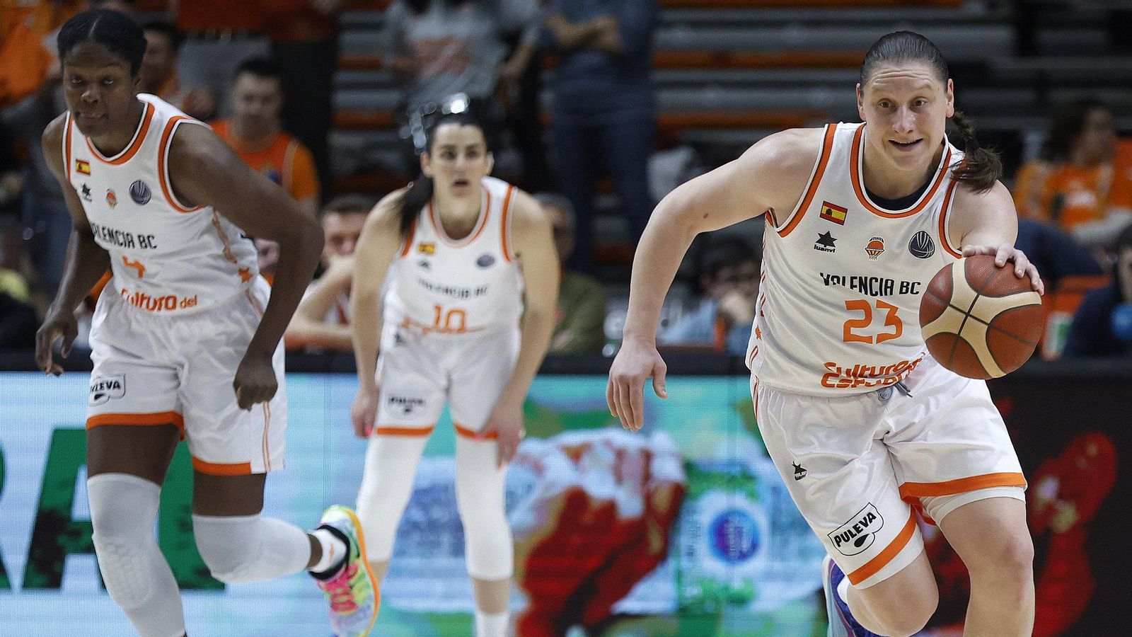 Iagupova ha sigut la millor jugadora taronja, amb 22 punts de valoració