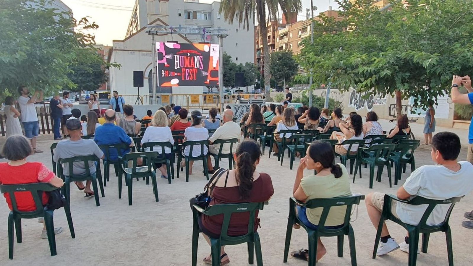 Projecció del Humans Fest al barri dels Orriols de València