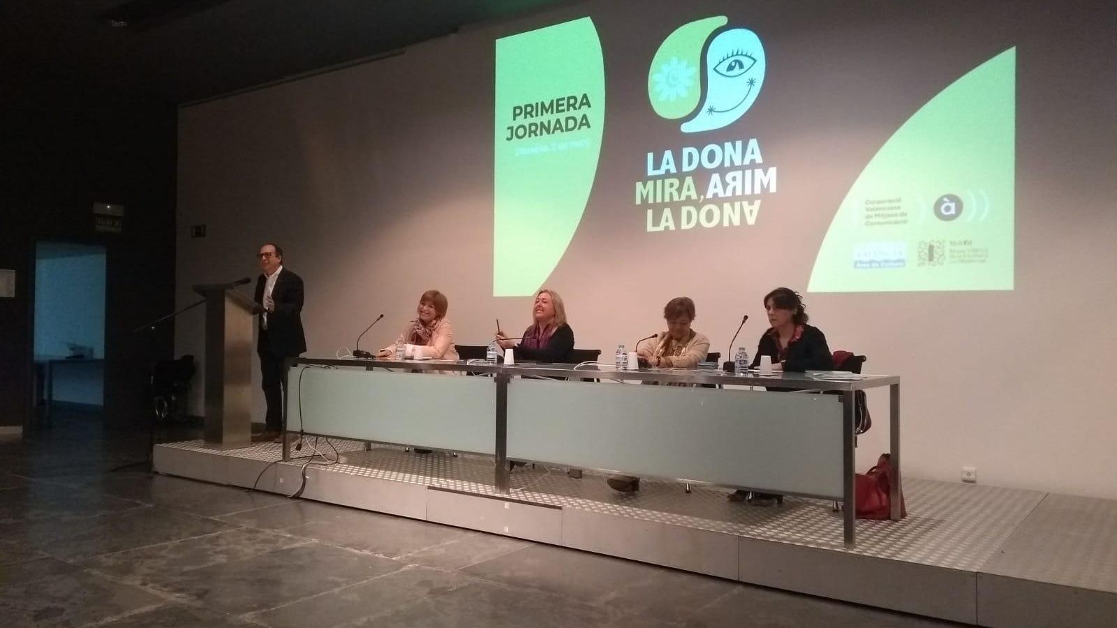 ‘La dona mira. Mira la dona’, primera jornada sobre igualtat als mitjans de comunicació valencians