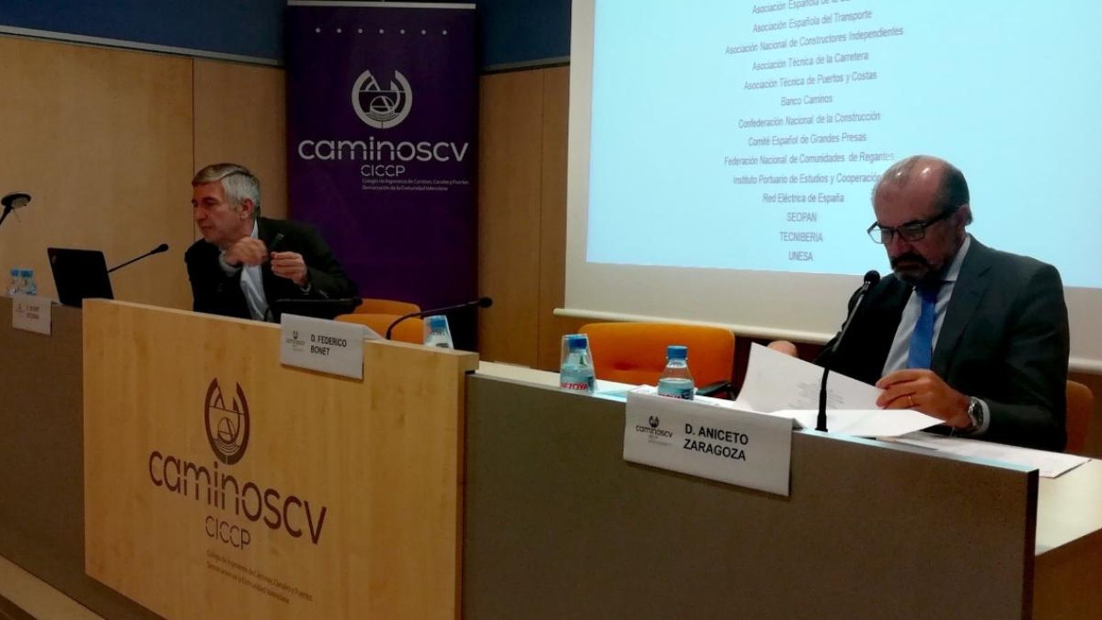 Els enginyers Vicent Esteban i Aniceto Zaragoza han presesant 'Les obres i serveis públics a examen. Espanya, Informe 2019'