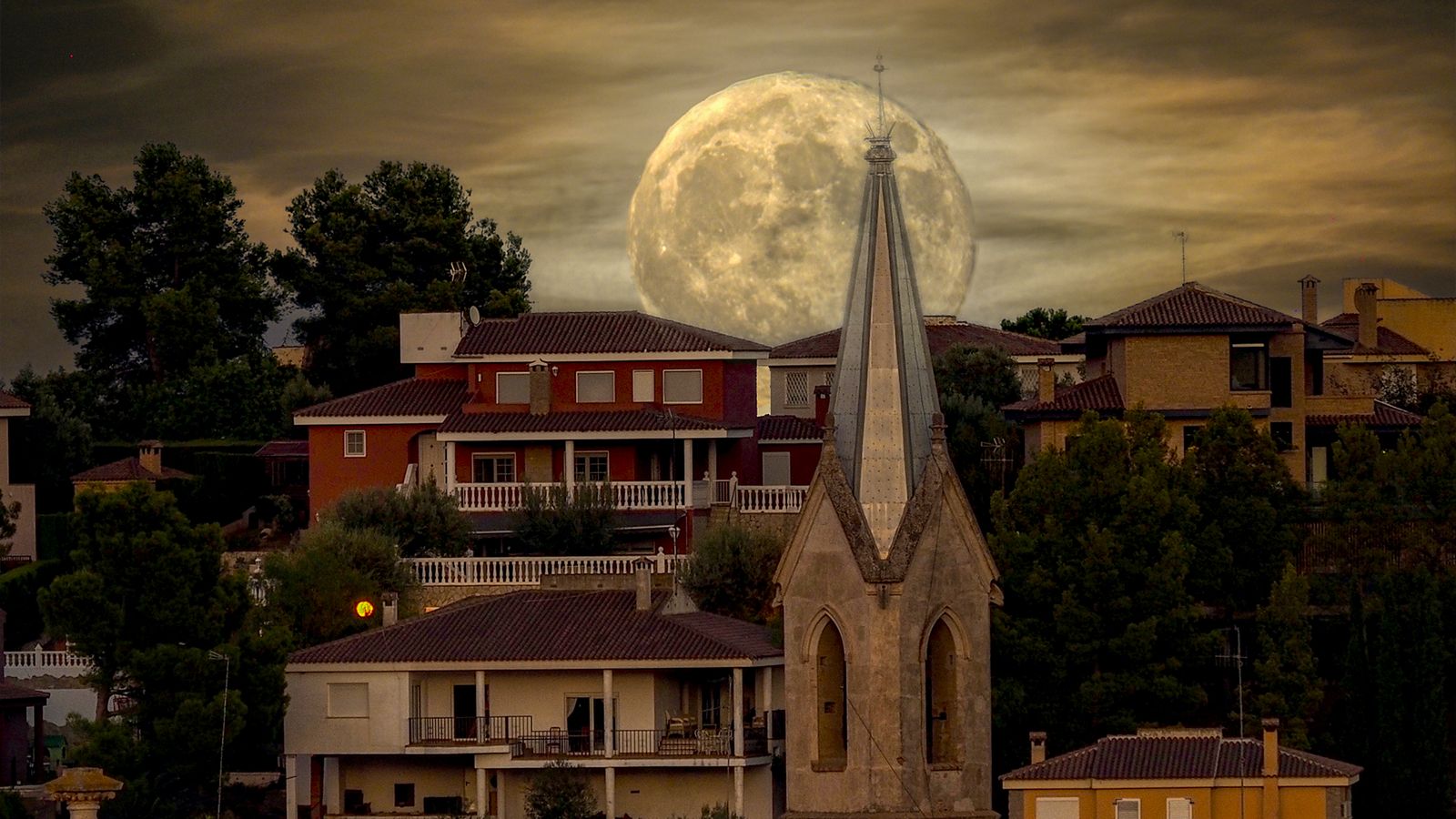 FAKE ONDA, LA PLANA BAIXA