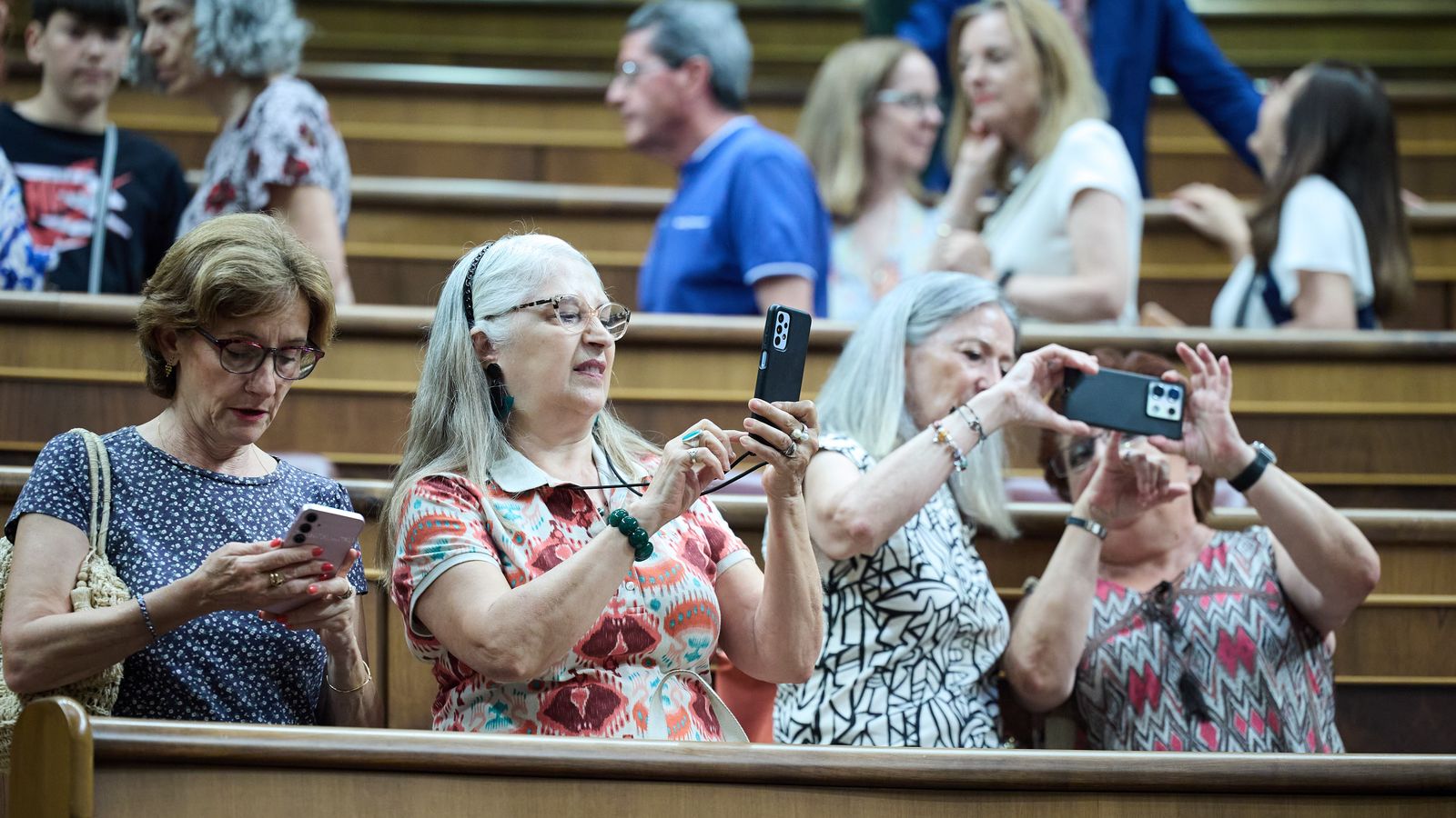 Un grup de visitants al Congrés, en arxiu