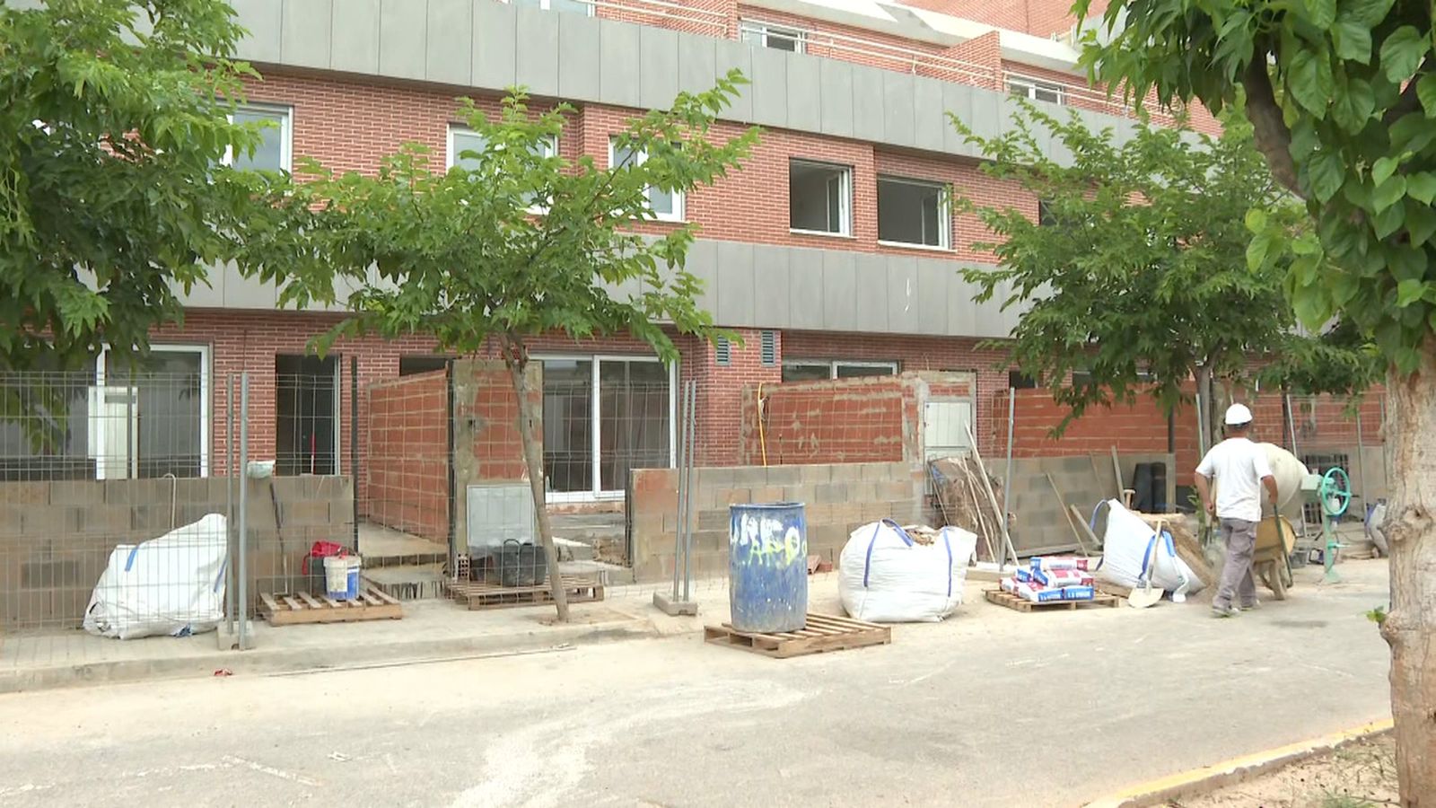 La falta de mà d’obra qualificada ralentitza la recuperació de la dana