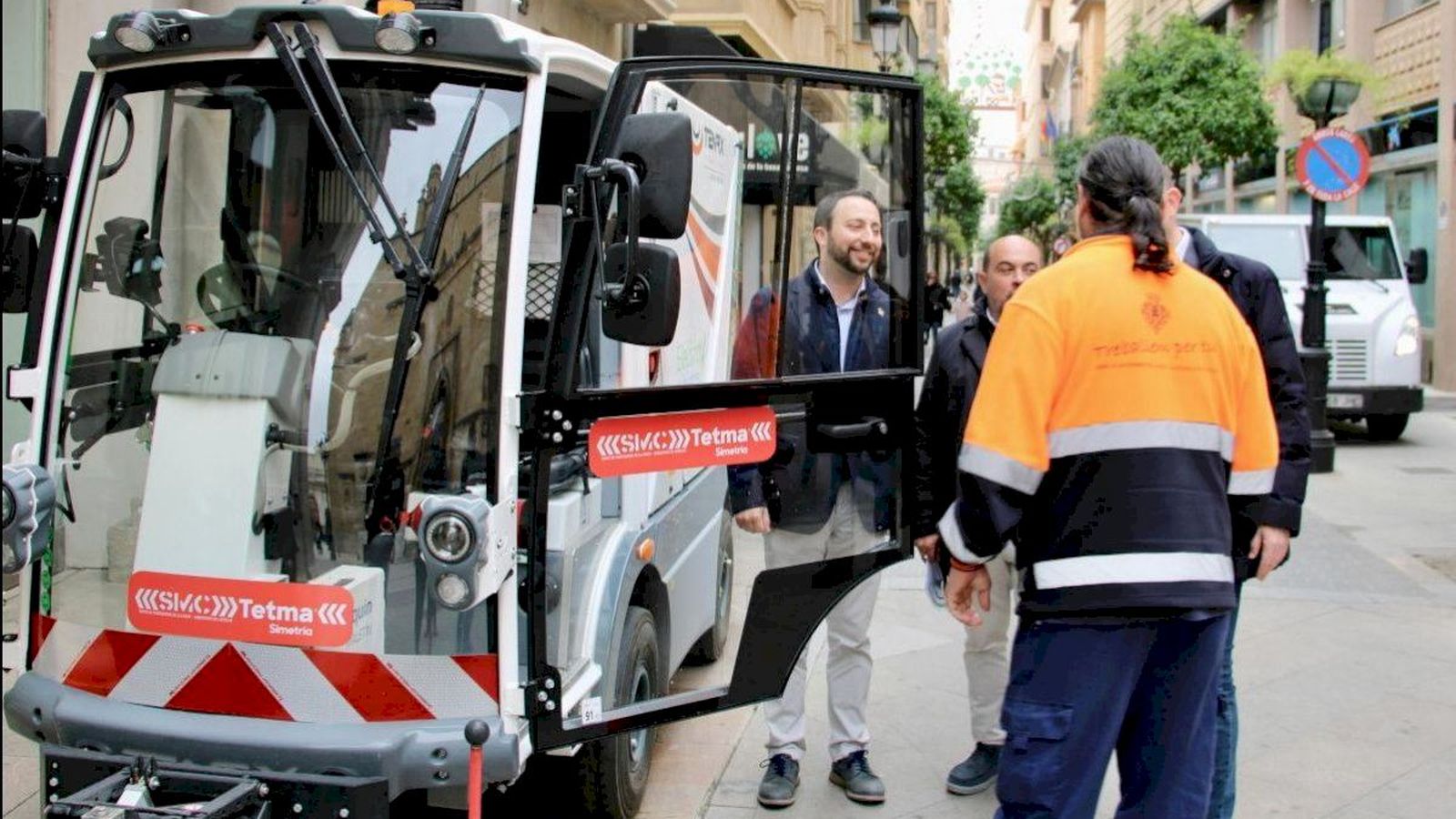 El regidor Sergio Toledo en la presentació dels dispositiu de neteja