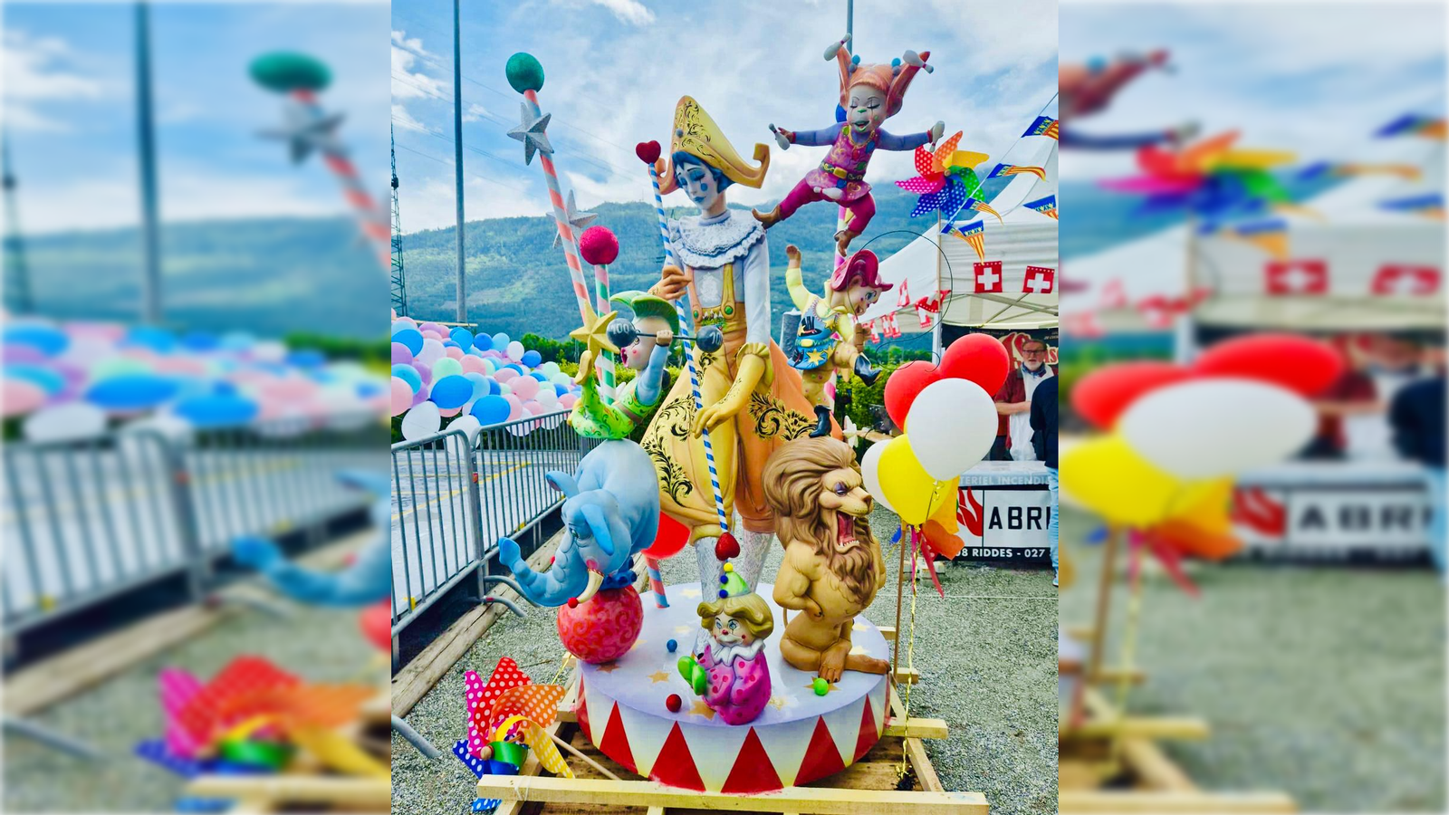 Monument que es va plantar al poble suís d'Ardon, on un grup de veïns celebra les falles des del 2016